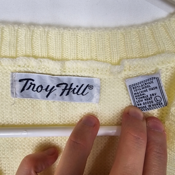 Vintage 80s Lightweight Cable Knit Butter Yellow Sweater Vest - Picture 3 of 5